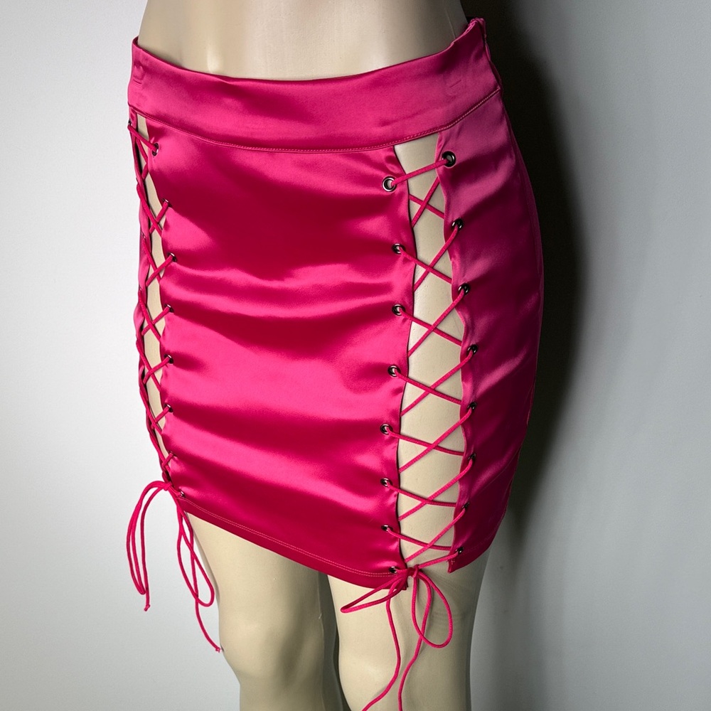 Fashion Nova Fuchsia Satin Lace-Up Mini Skirt Dark Fuchsia/red NWOT - Picture 3 of 7